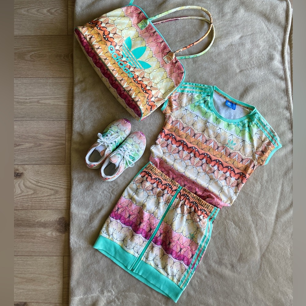 Adidas originals X farm borbofresh butterfly set: t-shirt bag snickers skirt